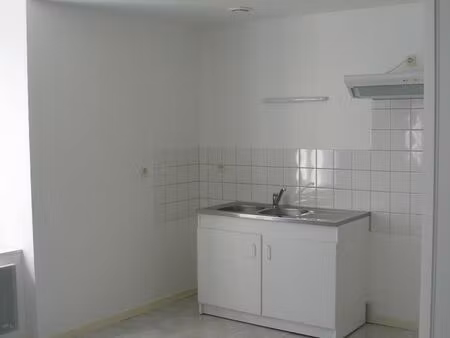 maison de bourg f4 à 79200 lageon