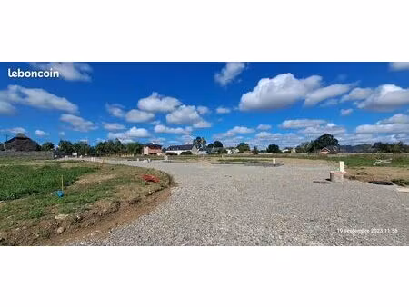 terrain 570 m² laloubere