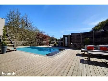 maison 7 pièces 181 m²