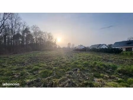 terrain constructible en quartier résidentiel