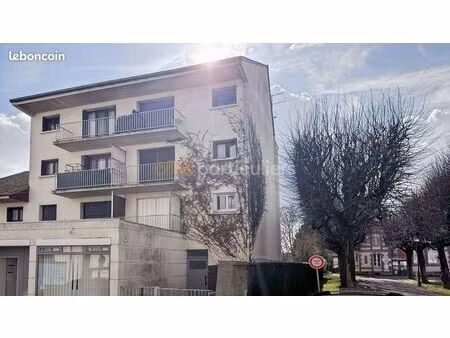 studio 1 pièce 32 m²