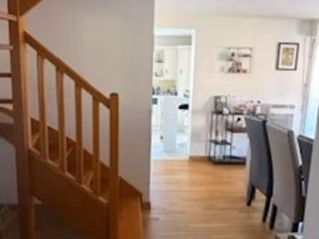 t4 duplex 101 m² avec terrasse + 5 stationnements – émerainville