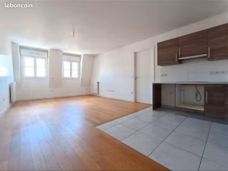 appartement 3 pièces 65 m²