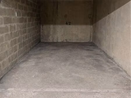 box 13m2 en sous sol