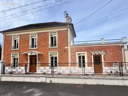maison 5 pièces 147 m²