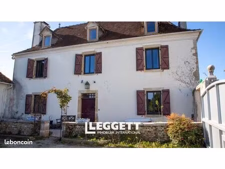 maison 9 pièces 254 m²