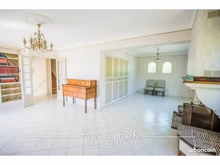 maison 10 pièces 244 m²