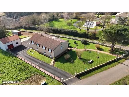 magnifique maison d'artisan proche de melle avec nombreuses commodités