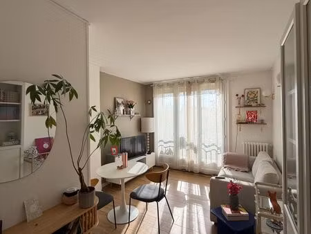 appartement coup de cœur – 3 pièces refait à neuf  lumineux   proche des transports  parki