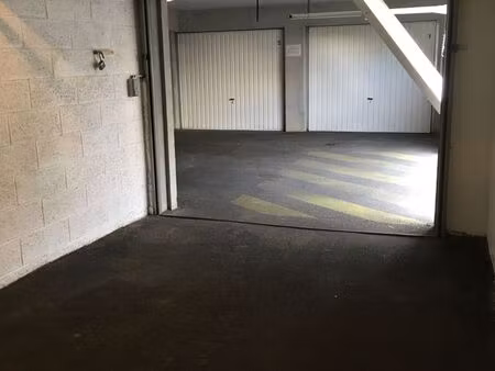 garage/box fermé 14 2 m2 - plérin centre - sous sol sécurisé