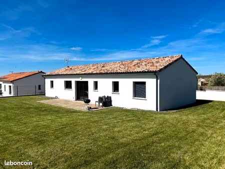 maison neuve très bien située