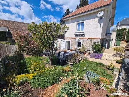 maison 5 pièces 136 m²