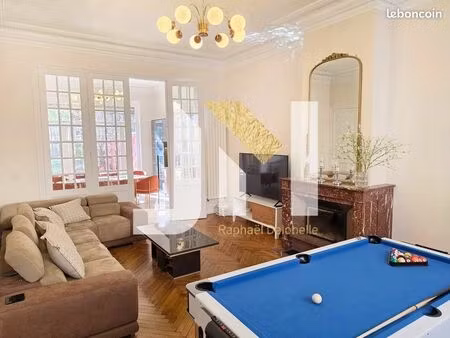 maison 9 pièces 270 m²