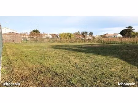 terrain 700 m² creon