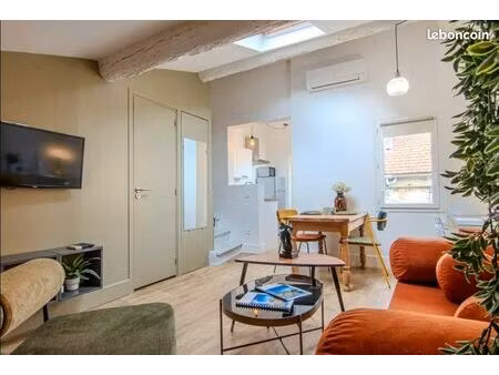 rare – studio t1 bis rénové au cœur des halles – calme absolu