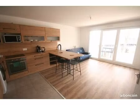 appartement 61 m2 face a la gare
