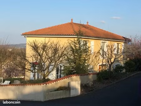 maison 140 m2 dans petit lotissement résidentiel