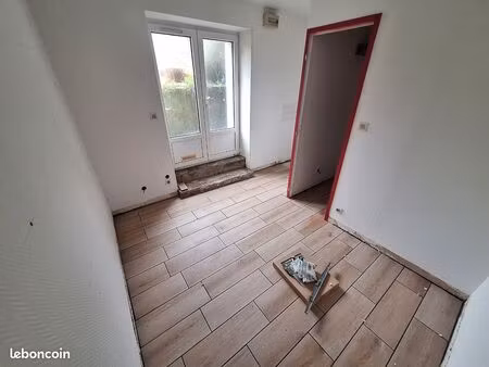 lot de 2 studios à remettre en état