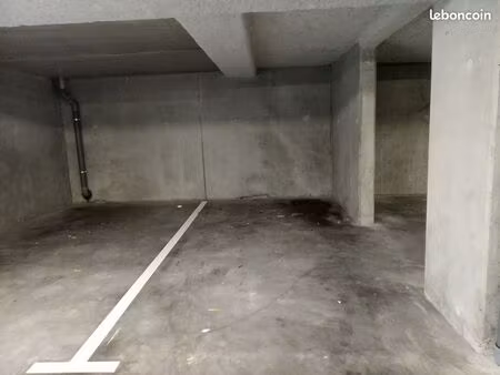 parking couvert/sécurisé-1/2 ssol-220volts-les sables d'olonne