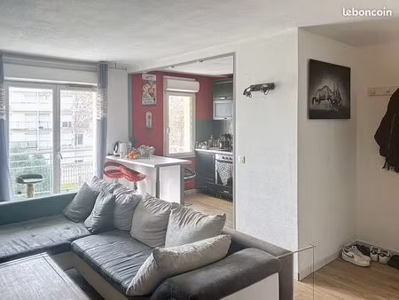 t3 meublé avec balcon et parking bordeaux bassins à flots bacalan