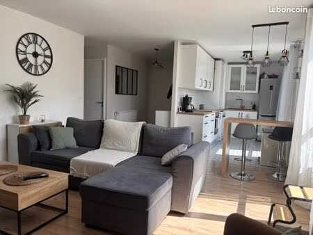 à vendre – appartement lumineux avec balcon et vue dégagée