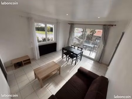 t2 meublé - immeuble calme - centre ville la roche sur yon