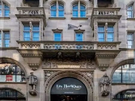 local commercial 374 m²