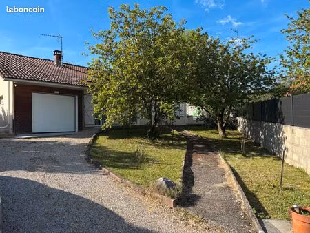 maison plain-pied 3 chambres au calme dans une impasse avec jardin et garage