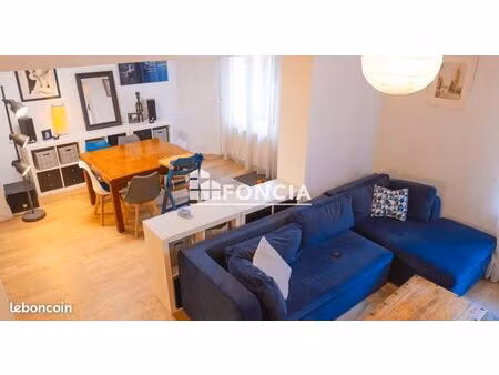 secteur le fresnay vieux pays - maison de ville 8 pièces de 212 m²