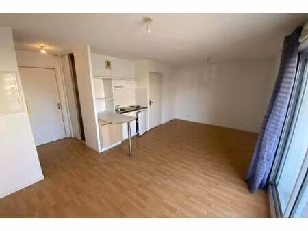 location - appartement 1 pièces 28 m2 sene