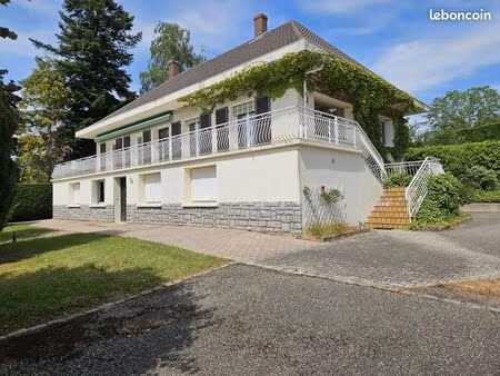 maison 8 pièces 186 m²