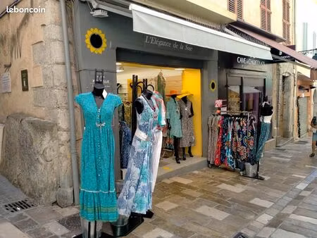 av font de commerce centre historique de hyères