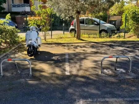 place de parking domaine du golf à seilh