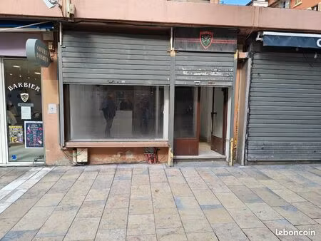 location local commercial toulon à côté du centre commercial mayol