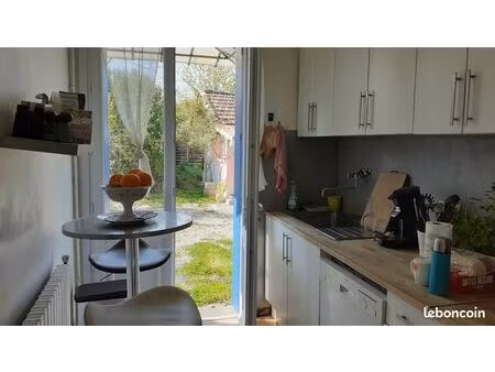 dans montauban  bien située  maison 5 pièces  grande cour conviviale  garage  dépendances 