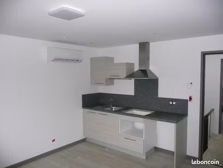 t2 état neuf climatisé 32m² proche centre