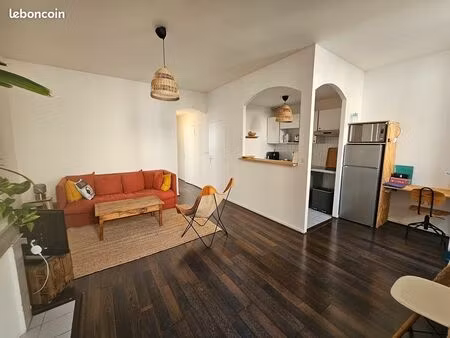 ravissant t2 de 48m2 très clair