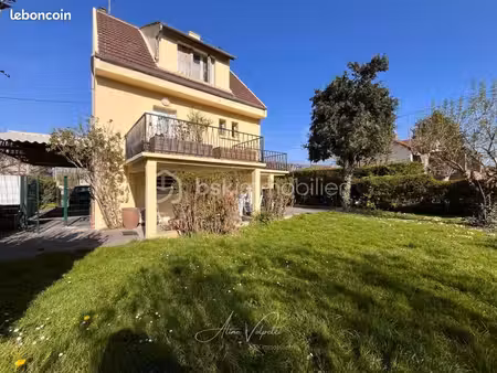 immeuble 3 pièces 111 m²