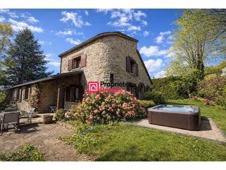 maison t6 de caractère en pierre proche de manzat 63410 de 164m² . terrain 3040m² à vendre