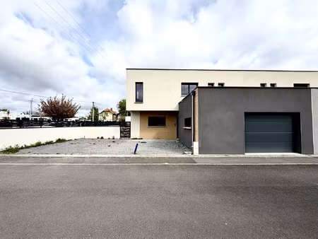 maison contemporaine à achever  allée des gabarres à pont-du