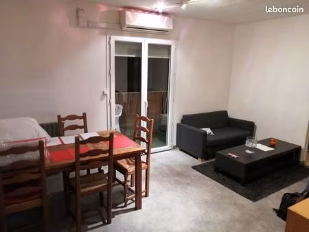 f4 proche tram et commerce  balcon  parking  cave