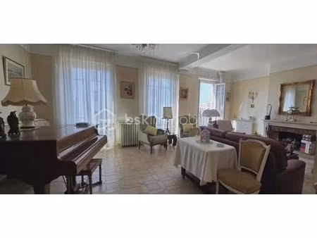 hyper centre – palais de gonnes – 131 m² – ascenseur – balcon – vue pyrénées