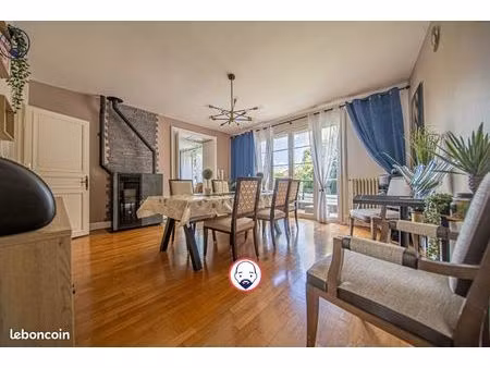 maison 7 pièces 360 m²