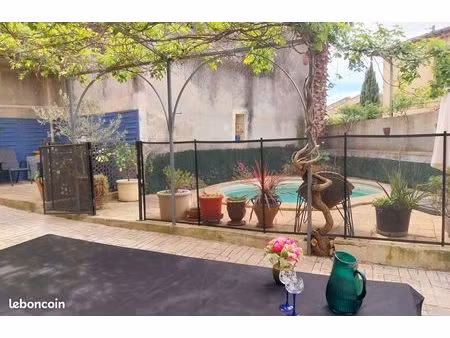 mas vigneron de caractère avec terrasse  piscine et stationnements – cœur de village