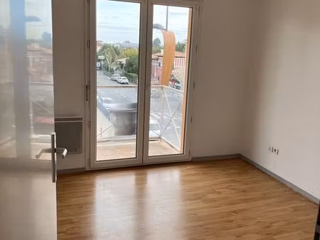 t2 46m avec locataire