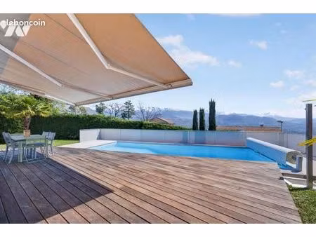 maison 8 pièces 189 m²