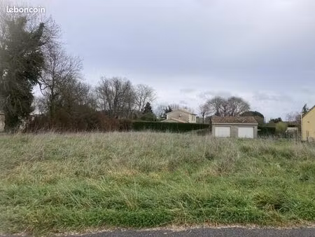 terrain 1 810 m² saint caprais de blaye