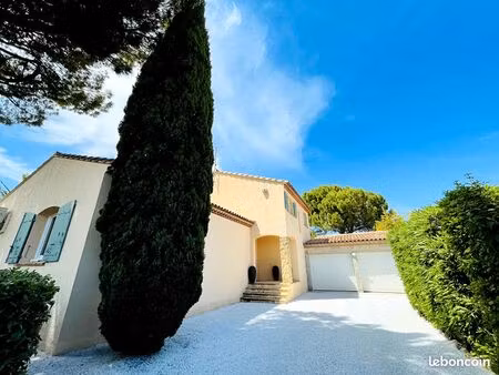 villa 6 pièces 158 m²