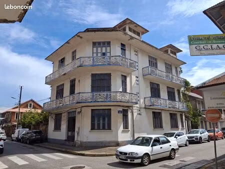 immeuble de caractère à usage administratif