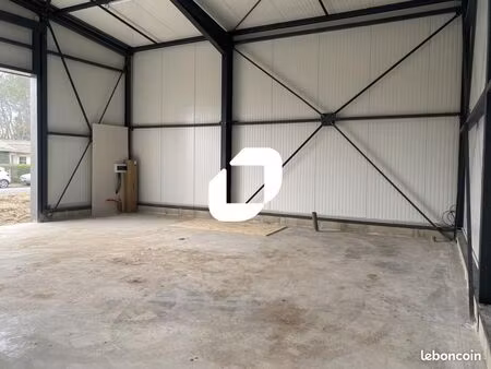 local d'activité 85 m²